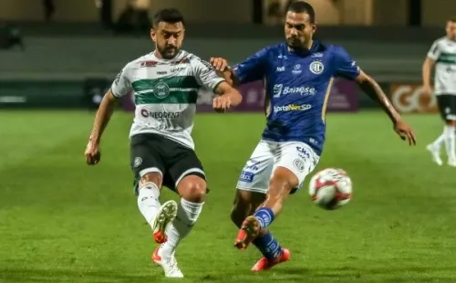 (Foto: Robson Mafra/AGIF)