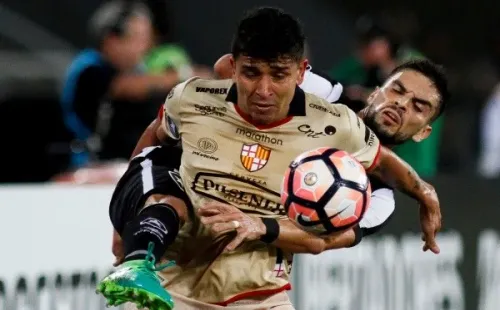 Foto: Luciano Belford/AGIF – Pineida em ação pelo Barcelona de Guayaquil