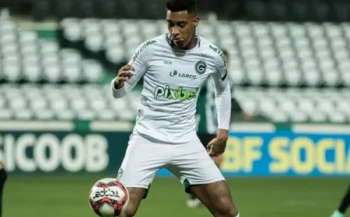 Foto: Robson Mafra/AGIF – Alef foi o principal nome do acesso do Goiás