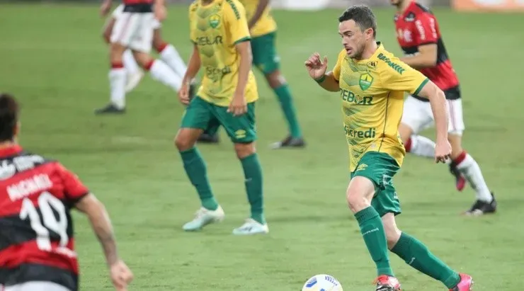 Foto: Gil Gomes/AGIF - Lucas Hernández: disputou o último Brasileirão pelo Cuiabá