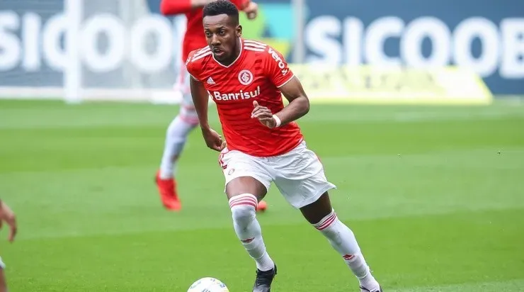 Foto: Pedro H. Tesch/AGIF - O Colorado conseguiu um desconto para manter o defensor