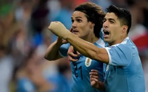 Foto: Thiago Ribeiro/AGIF – Cavani e Suárez estão no radar do Timão