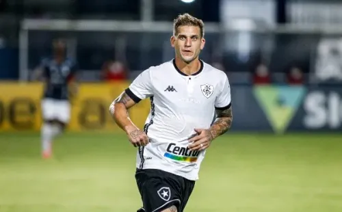 Foto: (Fernando Torres/AGIF) - Rafael Moura, ex-Botafogo, pode pintar no Paysandu