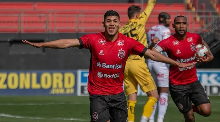 Foto: Volmer Perez/AGIF - Erison: atuou pelo Brasil de Pelotas em 2021