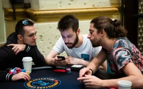 Dominik Nitsche ao centro (Foto: Neil Sttoddart/PSPC)