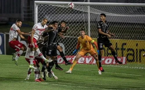 Foto: Celio Junior/AGIF – Celsinho anotou duaas assistências com a camisa do CRB