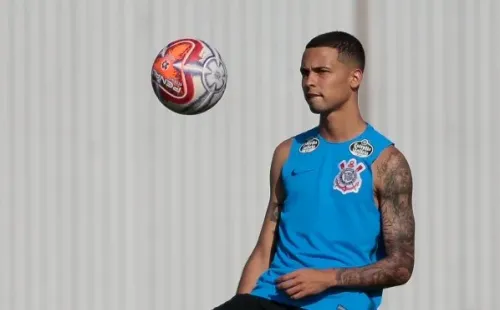 Marcello Zambrana/AGIF – Thiaguinho durante treino do Timão