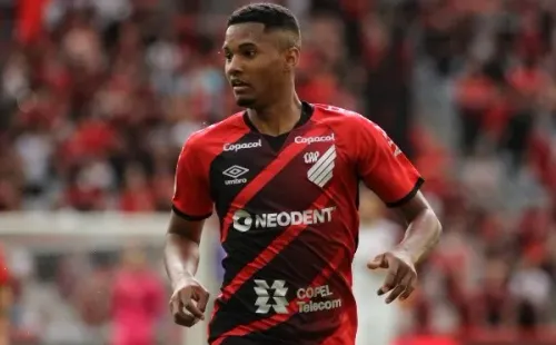 Foto:Joao Vitor Rezende Borba/AGIF – Lateral Abner Vinícius está no radar de Guardiola e o Manchester City