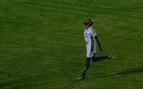 Foto: Volmer Perez/AGIF – Em 2021, o jogador também vestiu a camisa do Ypiranga-RS e disputou o Gauchão