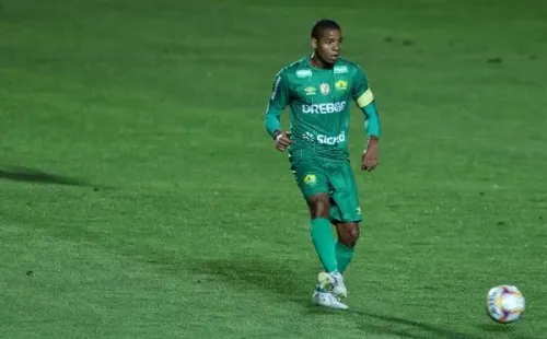 Foto: (Joao Vitor Rezende Borba/AGIF) - Novo reforço do Remo, Everton Sena atuou pela última vez pelo Cuiabá, no dia 21 de outubro de 2020