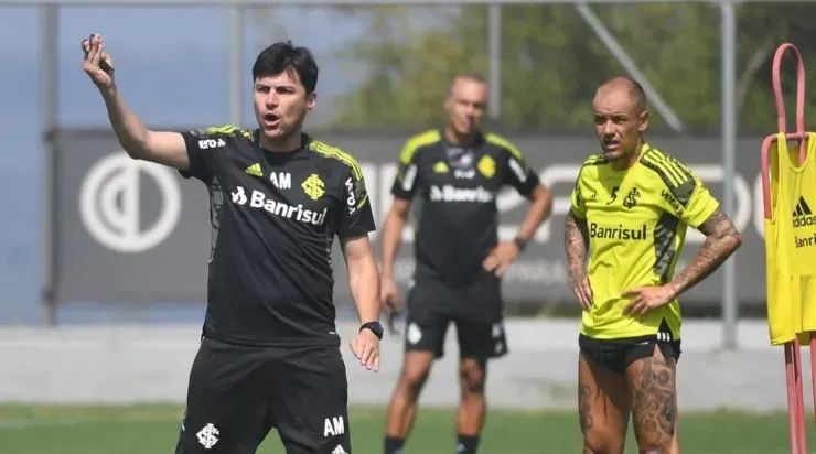 Foto: Ricardo Duarte/Internacional/Divulgação - 'Cacique' Medina: aguarda reforços no Colorado