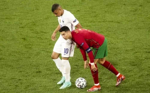 (Photo by Dmitriy Golubovich/Anadolu Agency via Getty Images) PSG elege compheiro de Cristiano Ronaldo para substituir Mbappé