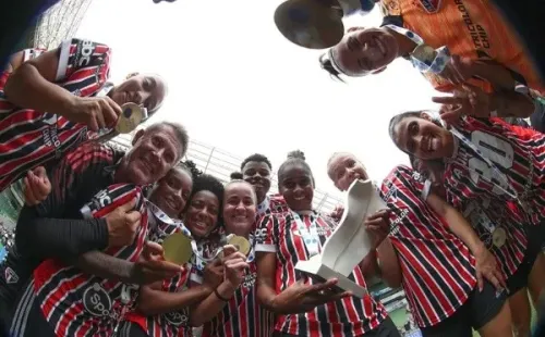 (Foto: Paulo Pinto / saopaulofc) São Paulo comemora dia do futebol feminino Tricolor