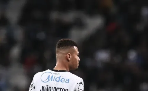 (Foto: Ettore Chiereguini/AGIF) Sylvinho adota método para utilizar base do Corinthians