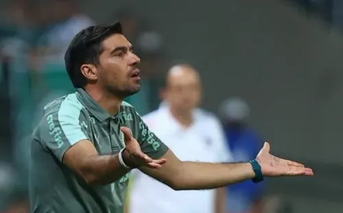 (Foto: Marcello Zambrana/AGIF) Abel se mosta insatisfeito com falta de um camisa 9 no Palmeiras