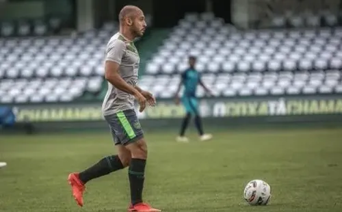 Foto: Divulgação/Coritiba - Régis: o meia foi uma das atrações no jogo-treino