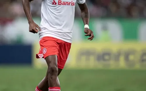 Foto: Jorge Rodrigues/AGIF – Edenílson é nome antigo no radar do Atlético