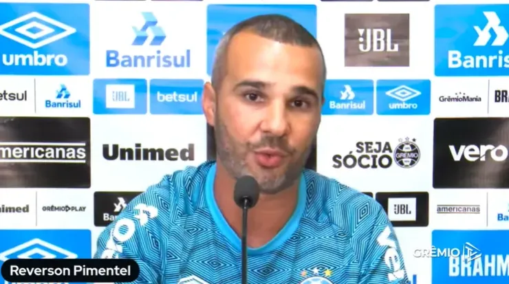 Foto: Reprodução/YouTube/Grêmio TV - Reverson Pimentel: preparador físico detalhou situações dos atletas do Grêmio
