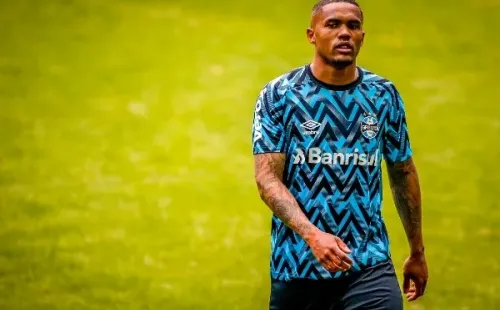 Foto:Silvio Avila/Getty Images – Atlético ainda não se manifestou se pretende fazer nova investida em Douglas Costa