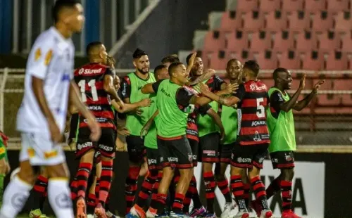 Foto: Diogo Reis/AGIF -Aylon jogador do Ituano comemora seu gol durante partida contra o Novorizontino