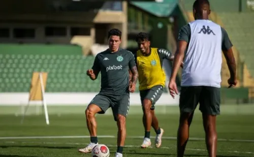 Foto: (Flickr Oficial Guarani/Thomaz Marostegan/Guarani FC) - Giovani Augusto deve começar jogando contra o São Paulo