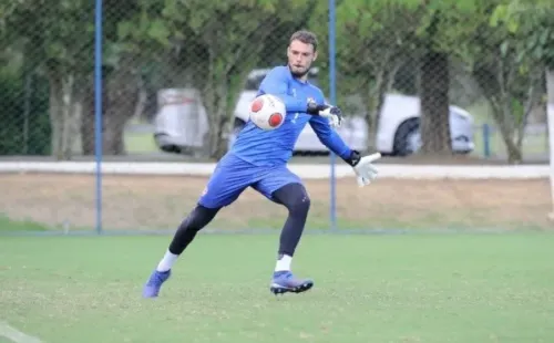 Thomazella deve ser o goleiro titular na estreia (Foto: Dorival Rosa/Portuguesa)