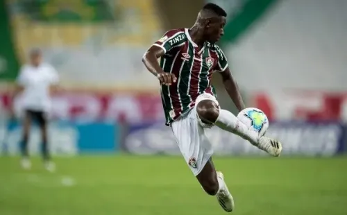 Foto:Jorge Rodrigues/AGIF – Luiz Henrique tem contrato no Flu até setembro de 2025 e é alvo do Ajax nesta janela