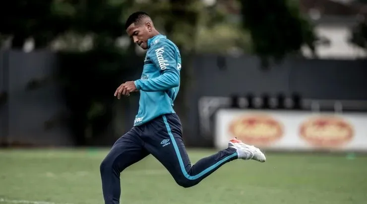 Arthur será um dos melgores jogadores do Santos, segundo a jornalista Gabriela Brino. Foto: Ivan Storti/ Santos