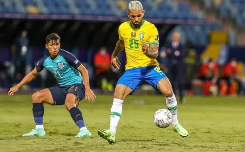 Foto:Heber Gomes/AGIF | Douglas Luiz está na mira do Tottenham