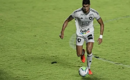 Foto: (Thiago Ribeiro/AGIF) - Pedro Raul, ex-Botafogo, já foi anunciado como mais novo jogador do Goiás