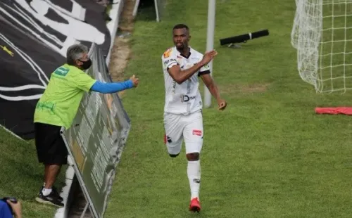 Foto: (Guilherme Drovas/AGIF) - Novo reforço do Figueirense, Gustavo Henrique foi crucial para a campanha do acesso à Série C vestindo a camisa do ABC