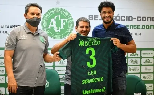 Júlia Galvão/ACF – Mais novo xerife da Chape não escondeu a empolgação por voltar aos gramados