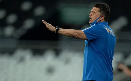 (Foto: Jorge Rodrigues/AGIF) Ayrton Cougo chega ao Avaí