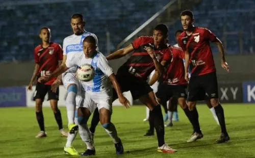 Ricardo Chicarelli/Londrina EC – Elenco do Tubarão durante a partida contra o AThletico