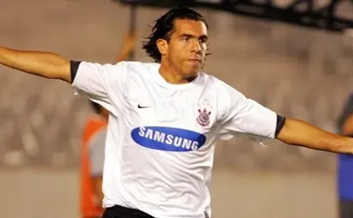 Foto: Djalma Vassão/Divulgação. Tevez em seu jogo de estreia pelo Corinthians, no Pacaembu.