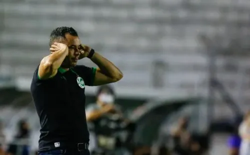 Luiz Erbes/AGIF/ Jair Ventura em campo em duelo pelo Gauchão.