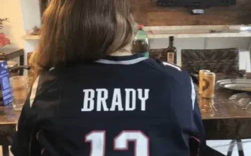 Foto: Arquivo pessoal - Tati com a camisa do ex-quarterback Tom Brady