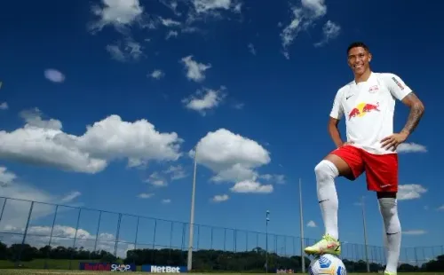 (Foto de Ari Ferreira/Red Bull Bragantino) Sorriso vibra com oportunidades no Bragantino