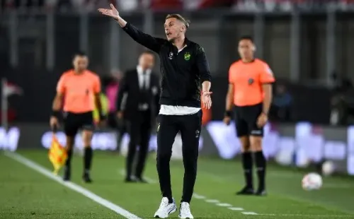 Foto: Marcelo Endelli/Getty Images | Sebastián Beccacece foi campeão da Recopa Sul-Americana com Defensa y Justicia