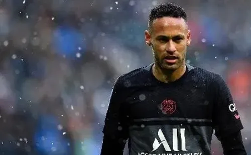 Neymar volta ao PSG nesta terça-feira (15) (Foto: Aurelien Meunier/Getty Images)