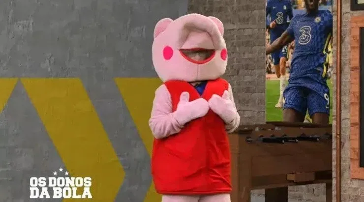 Neto apresentou o programa “Os Donos da Bola” desta segunda-feira (14) vestido de Peppa Pig e irritou os palmeirenses