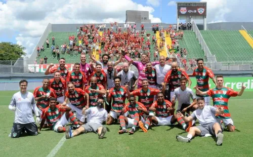 Portuguesa comemorando a vitória sobre o Red Bull Brasil (Foto: Twitter oficial da Portuguesa)