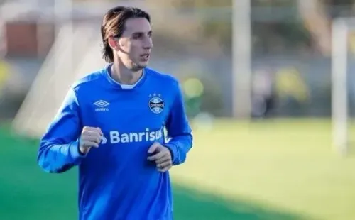Foto: Lucas Uebel/Grêmio FBPA – Geromel não viajou ao interior e está fora contra o União logo mais