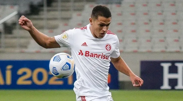 Foto: Gabriel Machado/AGIF - Caio Vidal não vai deixar o Inter.