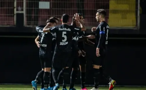 (Foto: Diogo Reis/AGIF) Bragantino segue com 100% de aproveitamento em casa