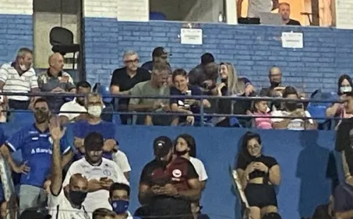 Eduardo Deconto/ Lisca acompanhando o empate do Juventude no estádio.