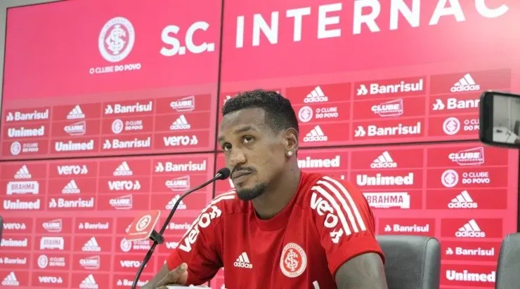Alvo do Atlético Mineiro, Edenílson tem sondagem do Botafogo. Foto: Ricardo Duarte/ Internacional