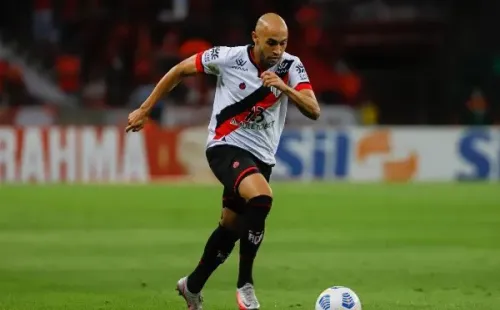 Foto: Maxi Franzoi/AGIF – Dudu tem um título de Campeonato Goiano pelo Dragão