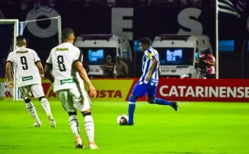 R.Pierre/AGIF/ Avaí x Figueirense em duelo nesta temporada.