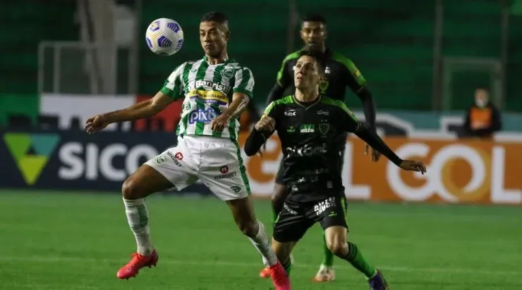 Luiz Erbes/AGIF - Ricardo Bueno durante partida do Juventude ano passado.